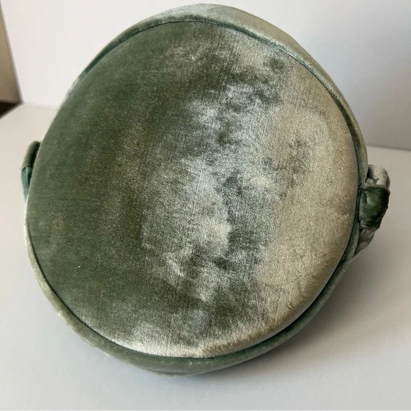 Vintage 1960s Ladies' Mint Green Blue Velvet Pillbox Side Bows Close Hat - Picture 13 of 15